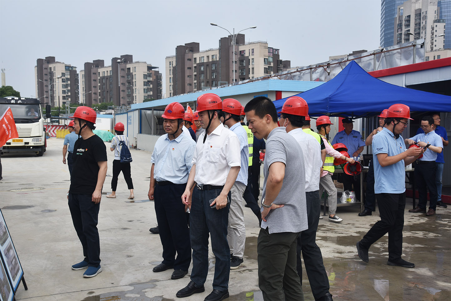 【共建促發(fā)展】區(qū)住建局聯(lián)合集團(tuán)公司開展“提升建設(shè)質(zhì)量 打造精品項(xiàng)目”黨史學(xué)習(xí)活動